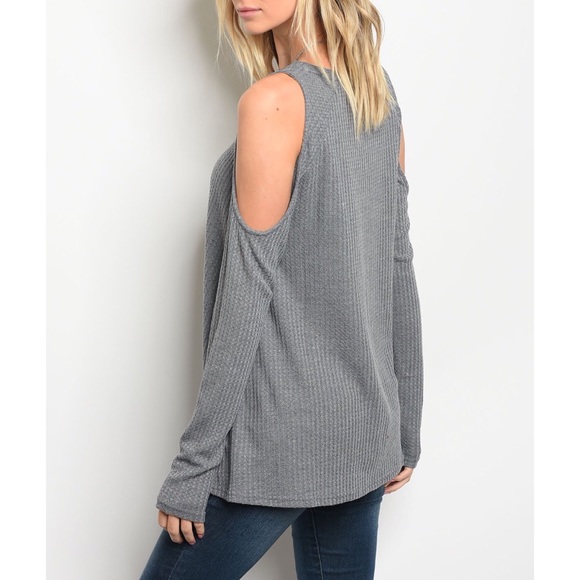| GRAY COLD SHOULDER TOP | - Picture 2 of 3